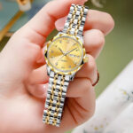 ست ساعت مچی عقربه‌ای مدل کوارتز کلاسیک دی دیت بند استیل کد O5